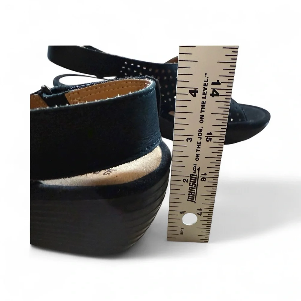 Clarks Women's Black Suede Wedge - Comfy Sandals - US Size 8.5 M